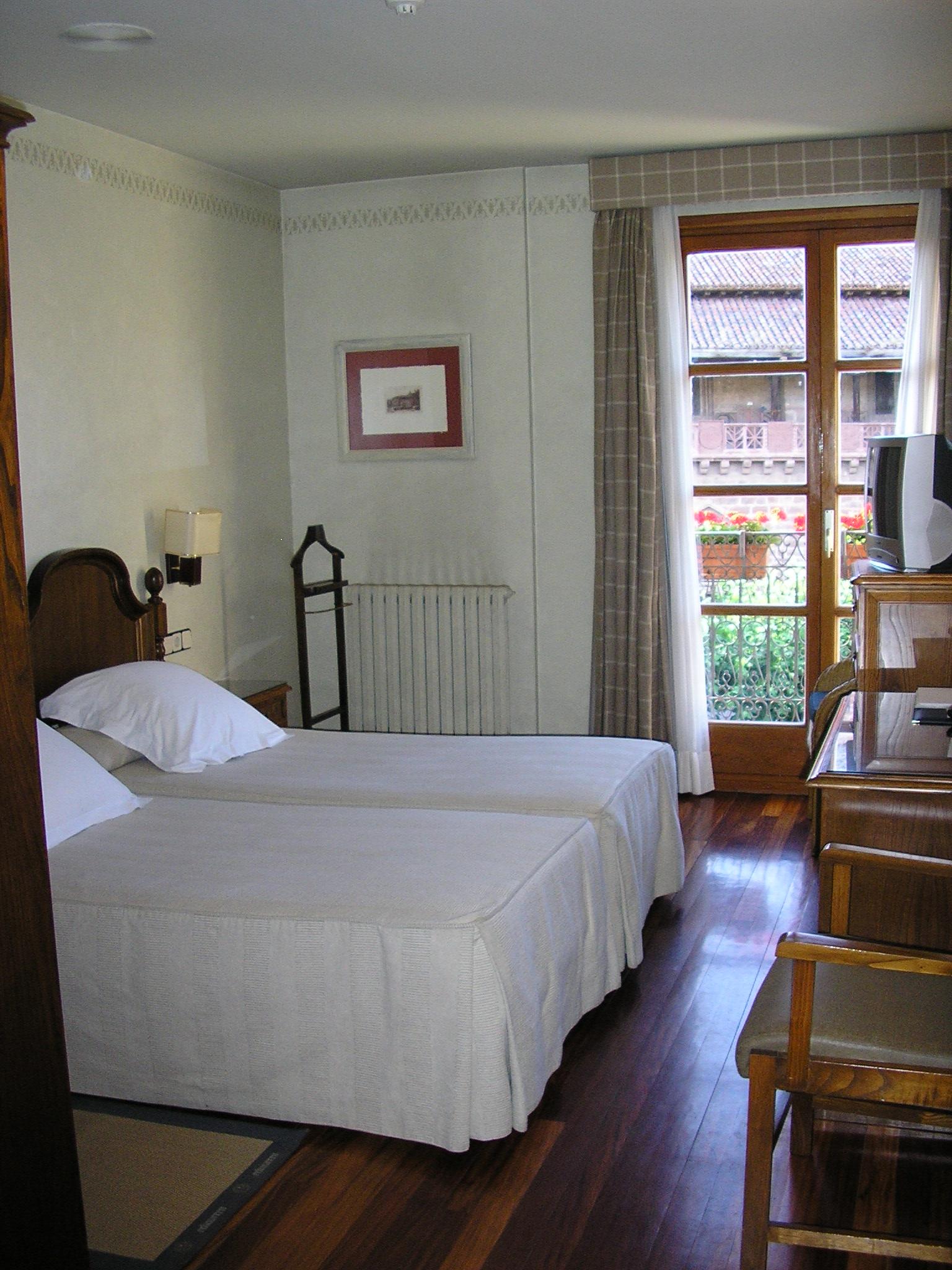 אסקראי Hotel Echaurren Relais & Chateaux חדר תמונה
